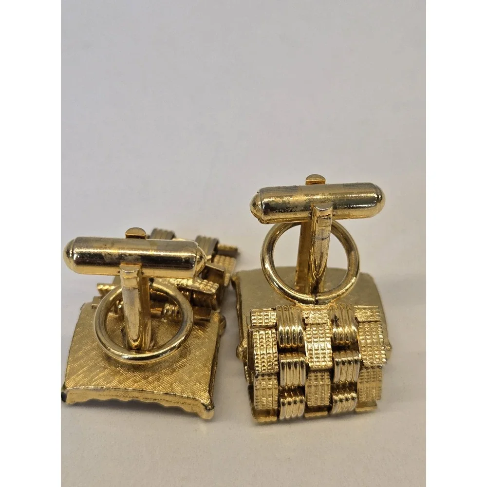 Vintage Gold Tone Cufflinks With Red‎ Stone